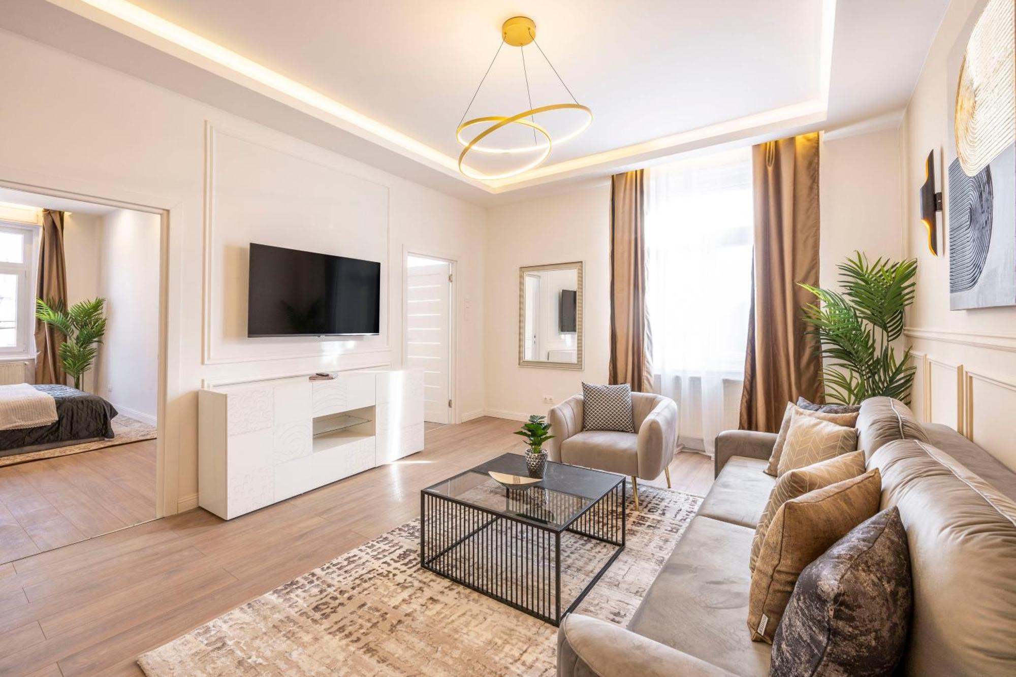 Luxury & Classy Central Apartment With 3Bedrm, 2Bathrm Budapest Exterior photo